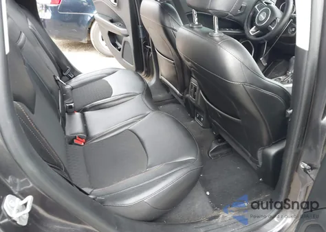 2019 Jeep Compass Latitude Fwd z USA, uszkodzony, nr VIN 3C4NJCBB8KT743756